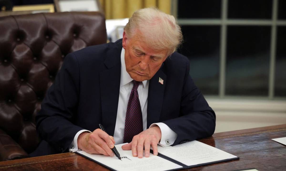 Donald Trump vừa ký quyết định có lợi cho DeFi & Crypto