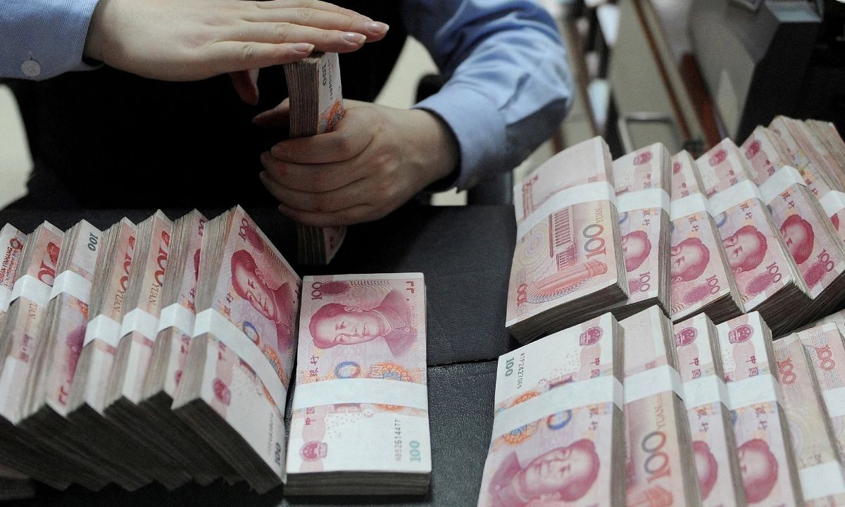 Trung Quốc tiếp tục "bơm tiền" mạnh tay trước thuế quan Hoa Kỳ
