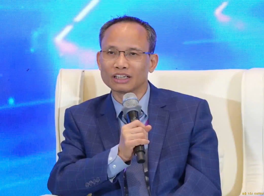 TS. Cấn Văn Lực: “Không cổ xúy người dân bỏ Chứng khoán để chơi Bitcoin”