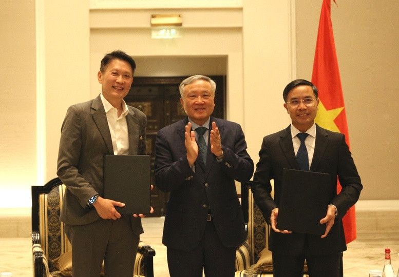 Phó thủ tướng trao đổi cùng ông Richard Teng